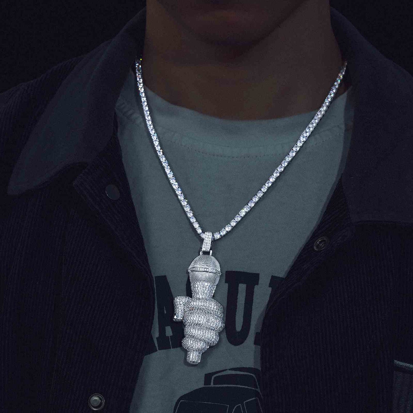 Pendant for Singer Microphone with Moissanite Diamond Diamlux