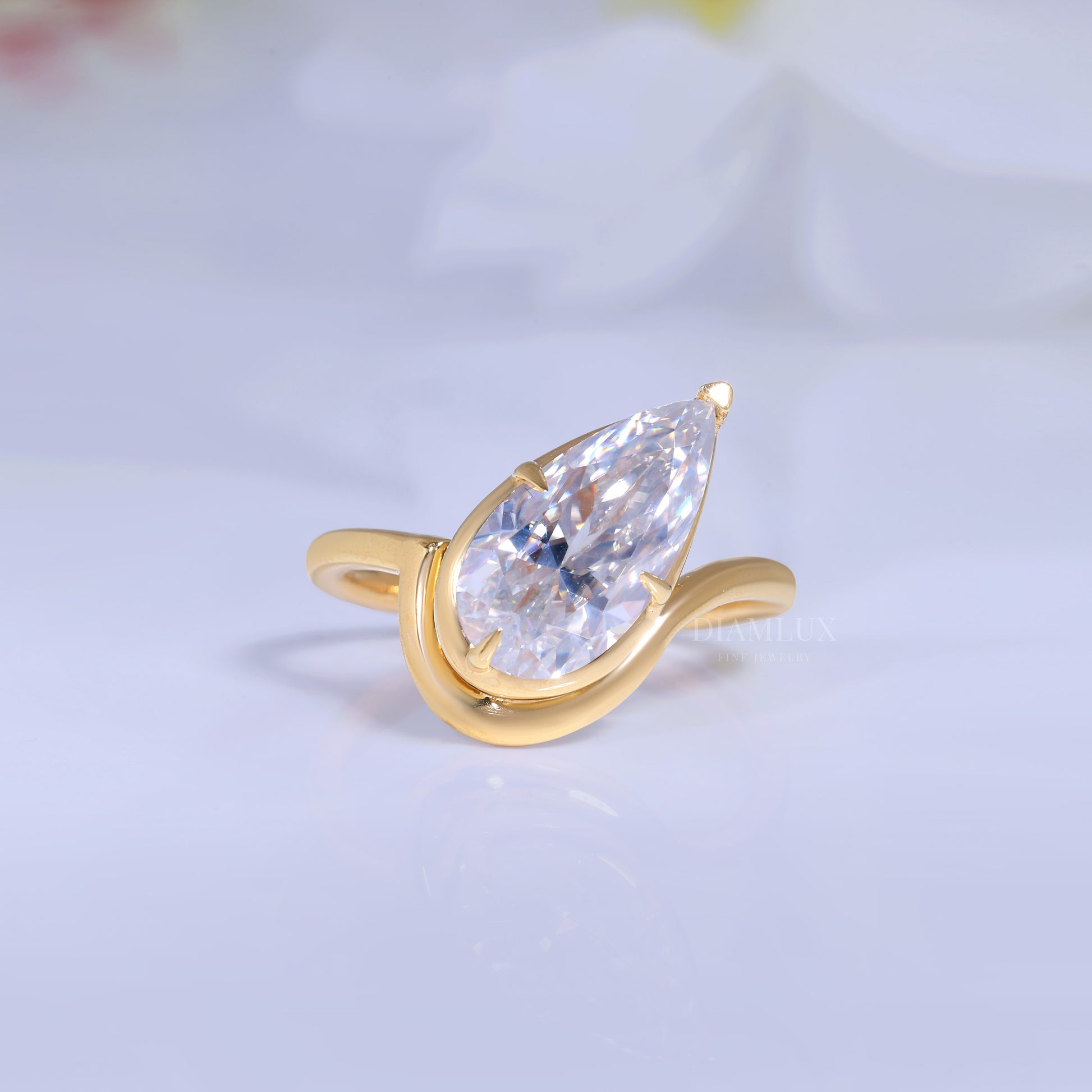 Yellow Gold Pear-Shaped Diamond Wave Ring Diamlux Fine Jewelry