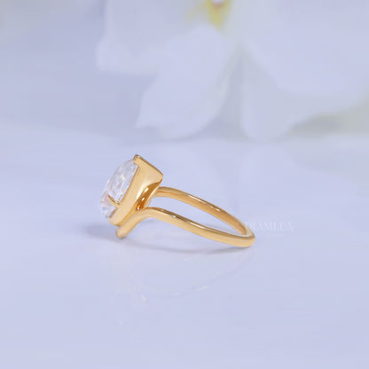 Yellow Gold Pear-Shaped Diamond Wave Ring Diamlux Fine Jewelry