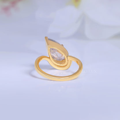 Yellow Gold Pear-Shaped Diamond Wave Ring Diamlux Fine Jewelry