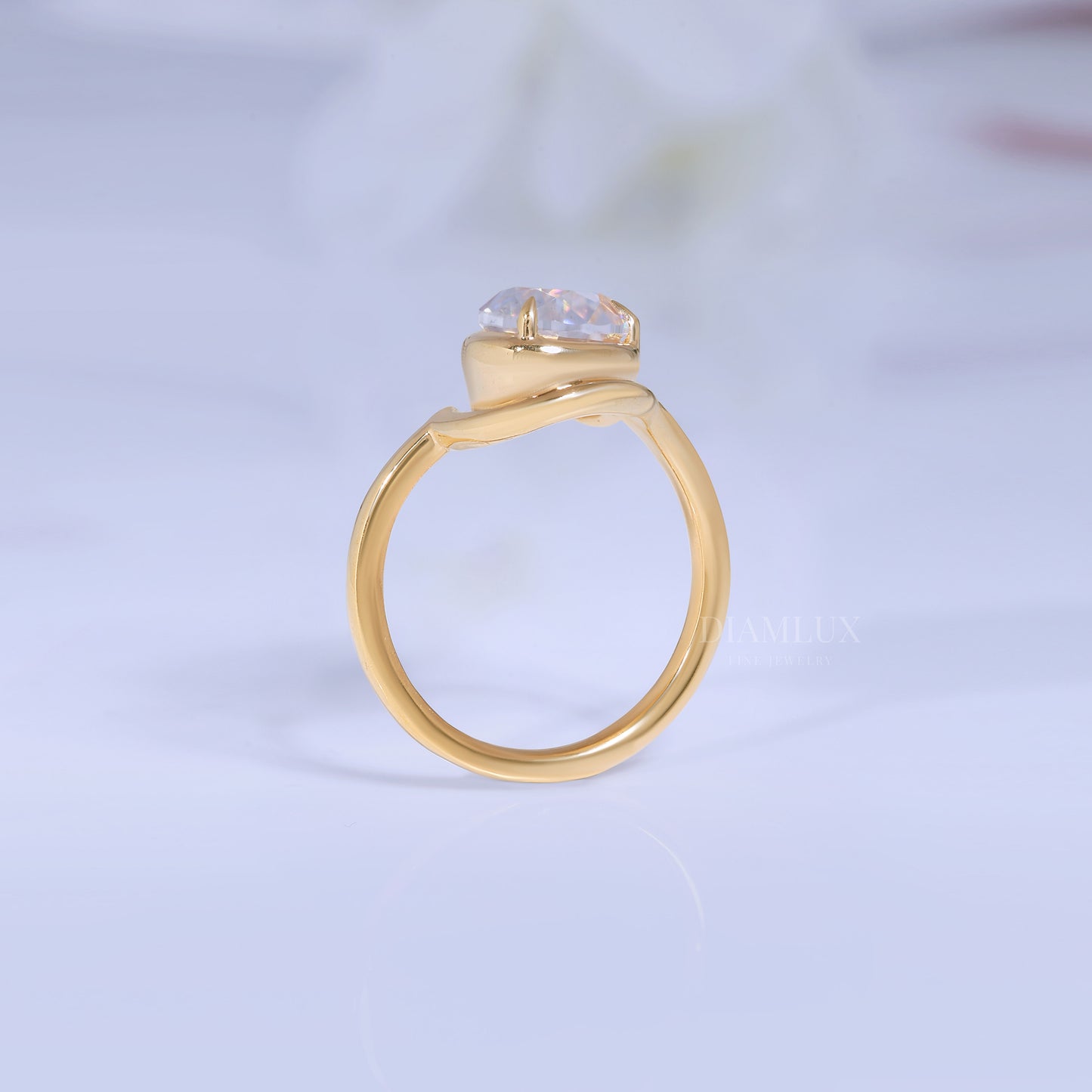 Yellow Gold Pear-Shaped Diamond Wave Ring Diamlux Fine Jewelry