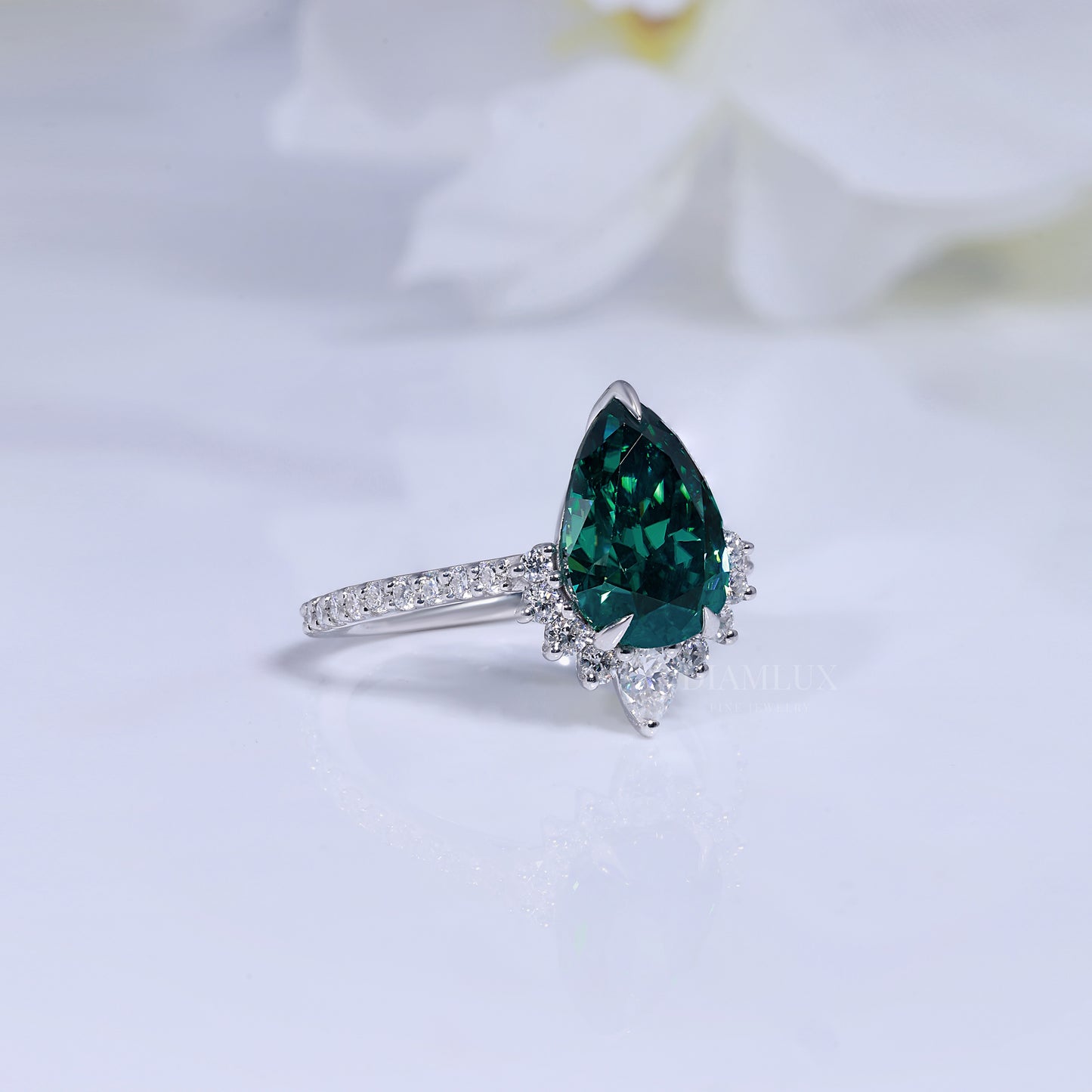 Elegant Pear-Shaped Green Gemstone Diamond Ring Diamlux Fine Jewelry