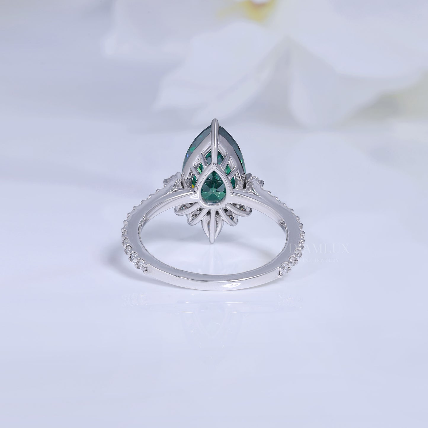 Elegant Pear-Shaped Green Gemstone Diamond Ring Diamlux Fine Jewelry