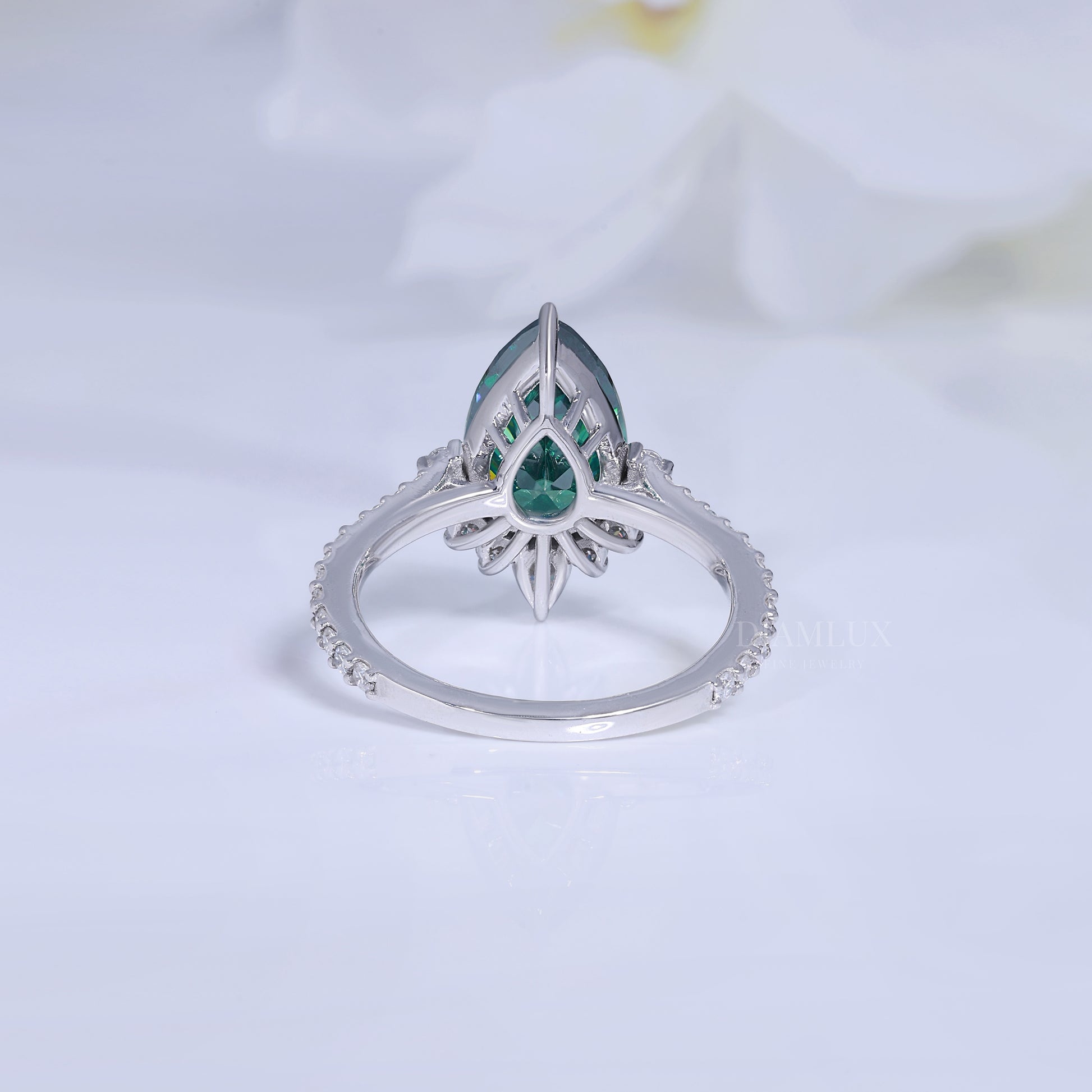 Elegant Pear-Shaped Green Gemstone Diamond Ring Diamlux Fine Jewelry