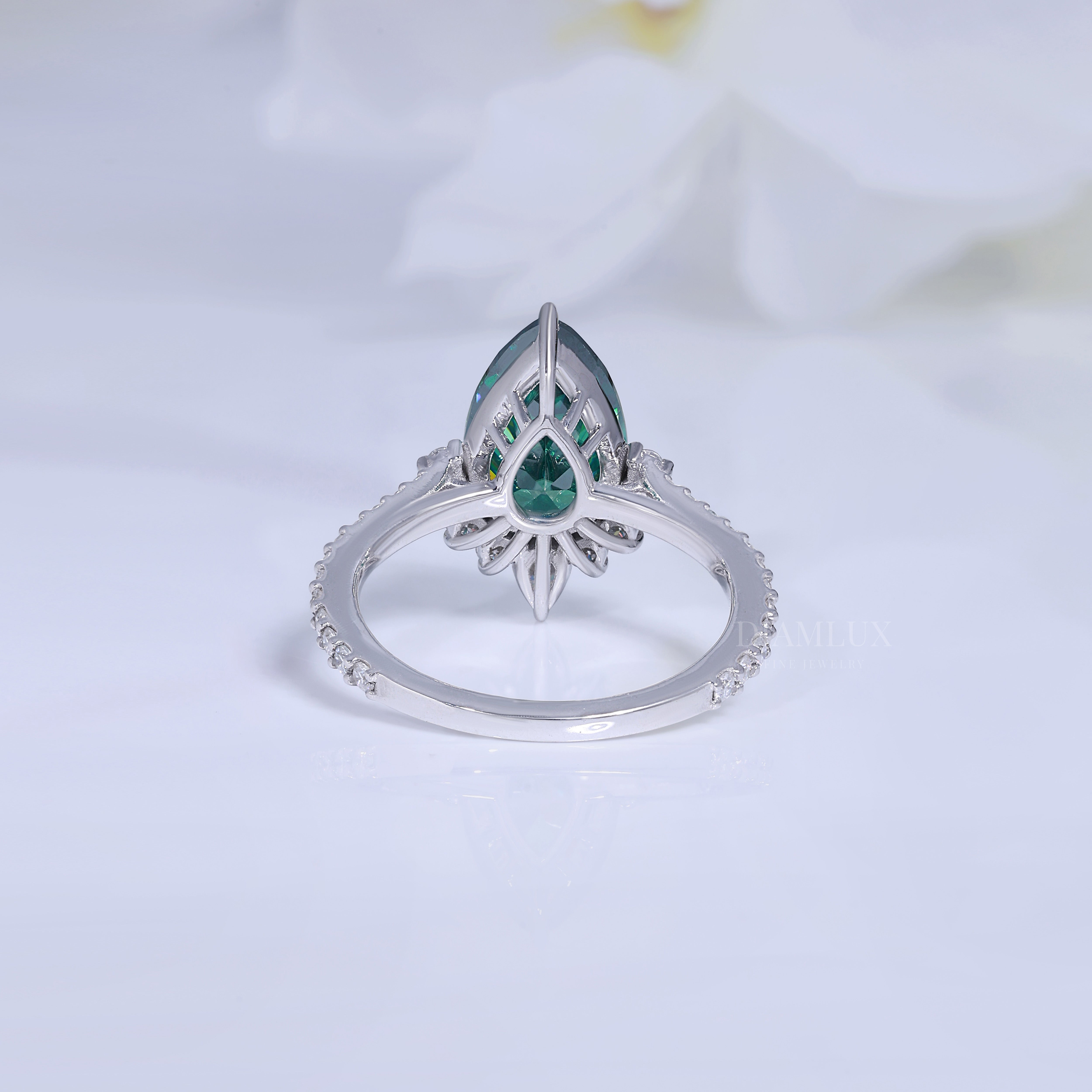 Elegant Pear-Shaped Green Gemstone Diamond Ring Diamlux Fine Jewelry