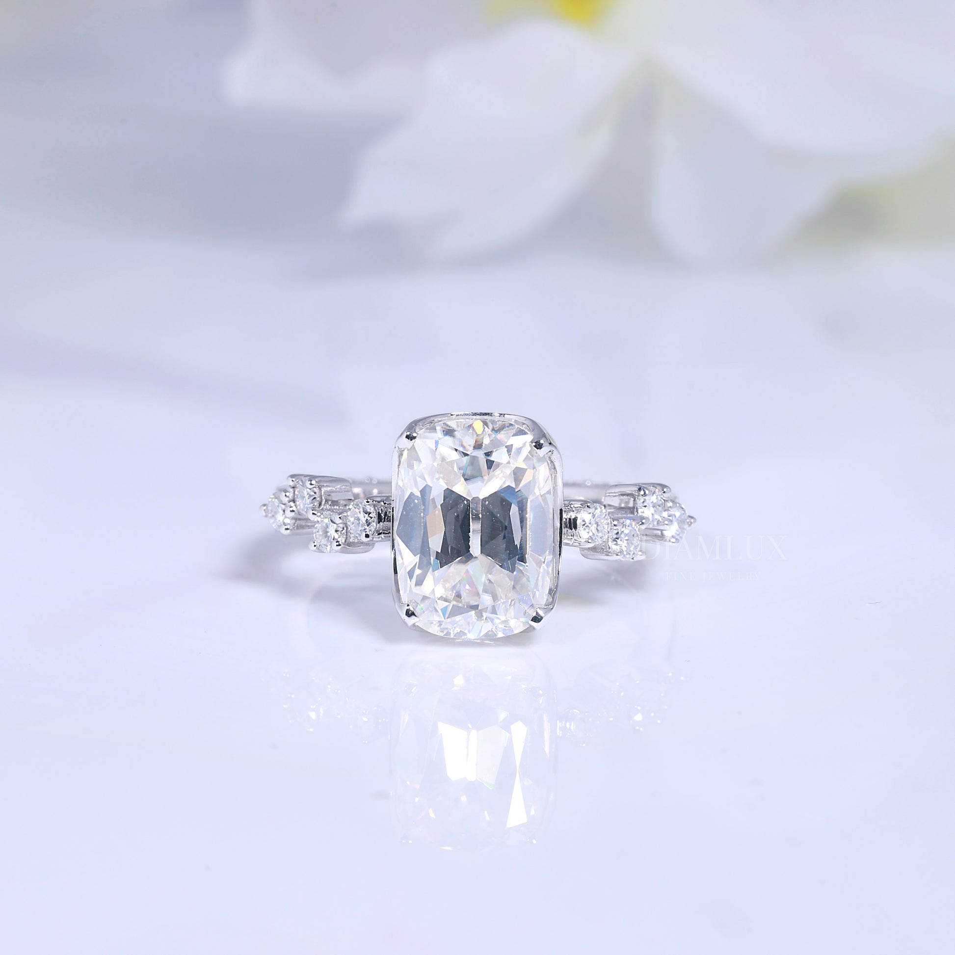 Elegant Cushion Cut Diamond Engagement Ring Diamlux Fine Jewelry