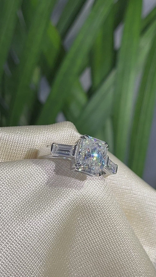 Elegant Radiant Cut Diamond Ring with Baguette Side Stones